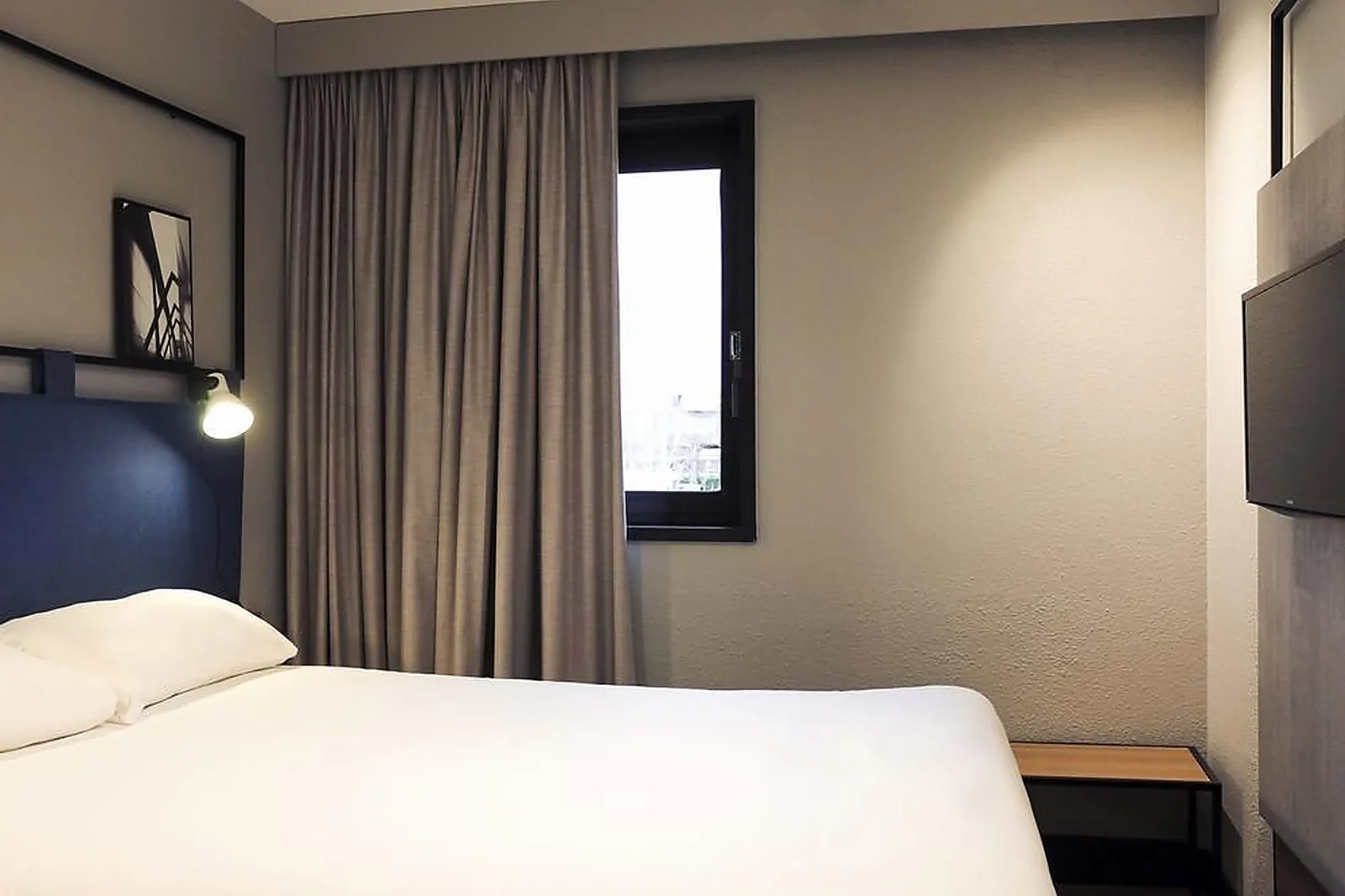 Lieux événementiels, IBIS ÉVRY-COURCOURONNES