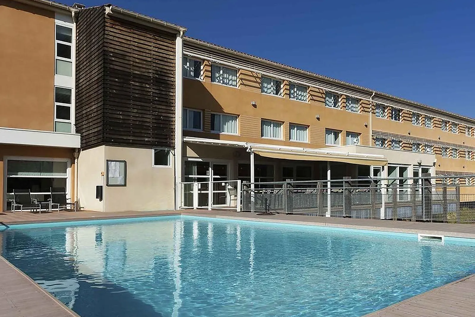 Lieux événementiels, IBIS GOLFE DE SAINT-TROPEZ