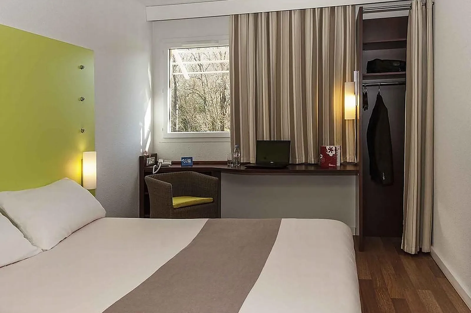 Lieux événementiels, IBIS GOLFE DE SAINT-TROPEZ