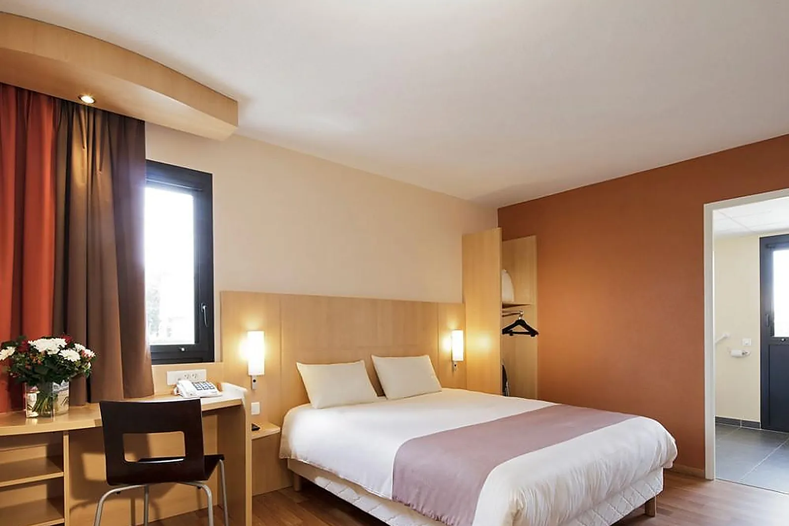 Lieux événementiels, IBIS GUINGAMP COEUR DE BRETAGNE