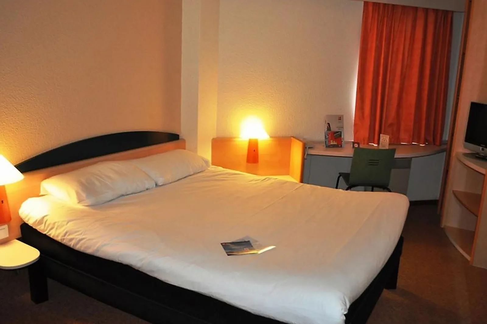 Lieux événementiels, IBIS HOTEL AUTUN