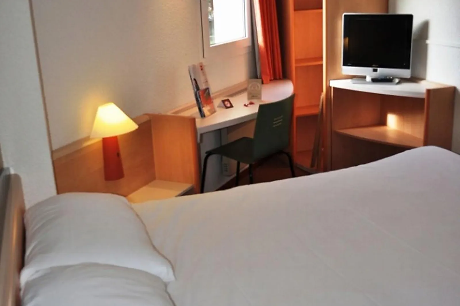 Lieux événementiels, IBIS HOTEL AUTUN