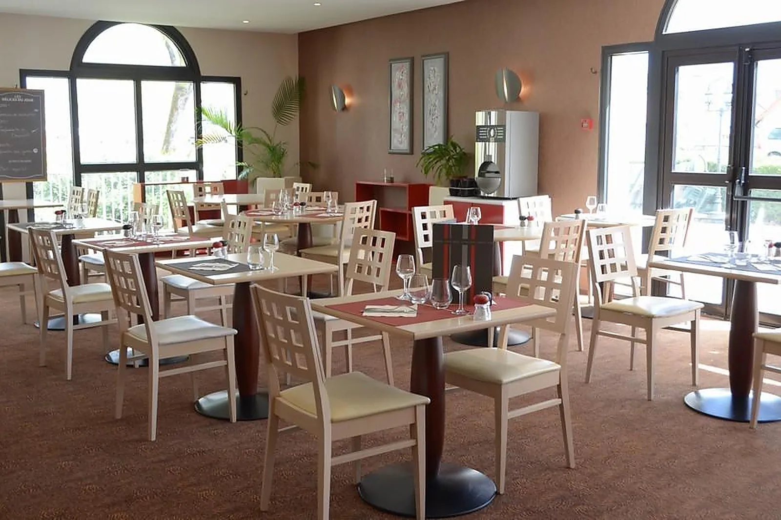 Lieux événementiels, IBIS  HÔTEL NEVERS