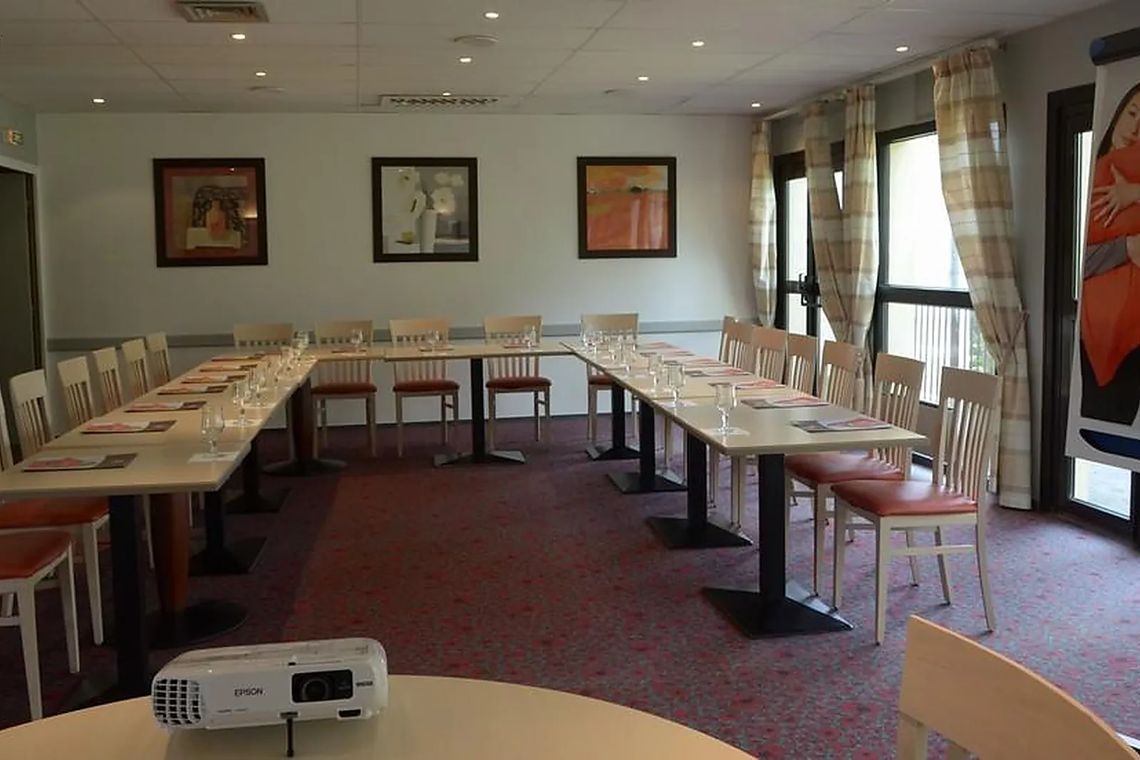 Lieux événementiels, IBIS  HÔTEL NEVERS