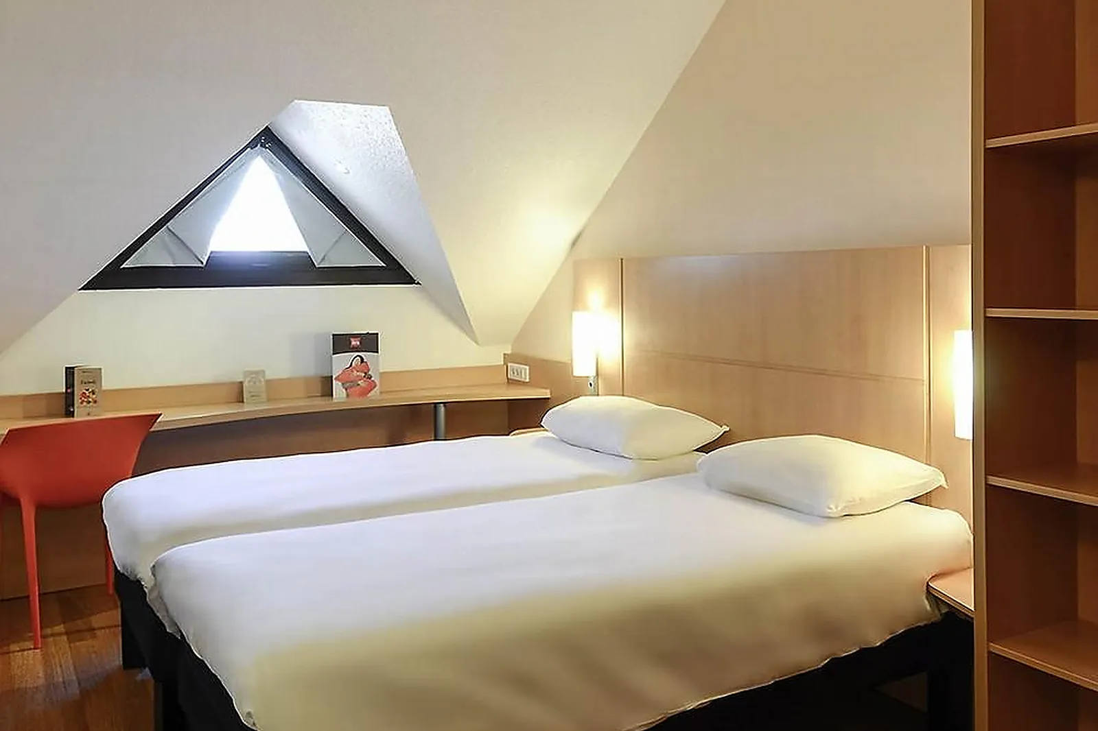 Lieux événementiels, IBIS  HÔTEL NEVERS