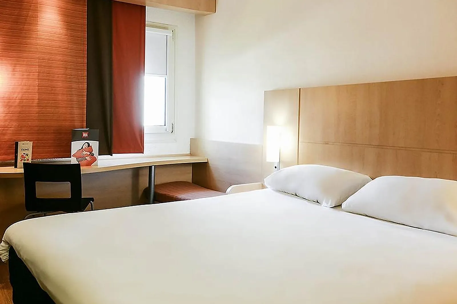 Lieux événementiels, IBIS  HÔTEL NEVERS