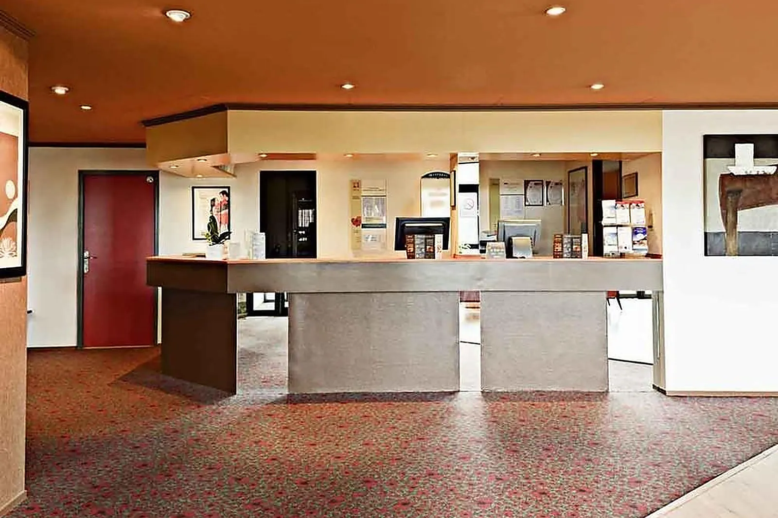 Lieux événementiels, IBIS  HÔTEL NEVERS