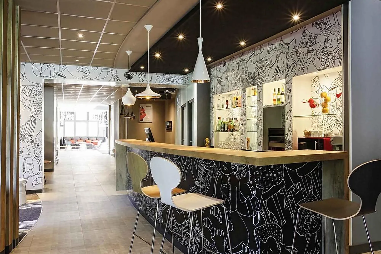 Lieux événementiels, IBIS HYÈRES CENTRE