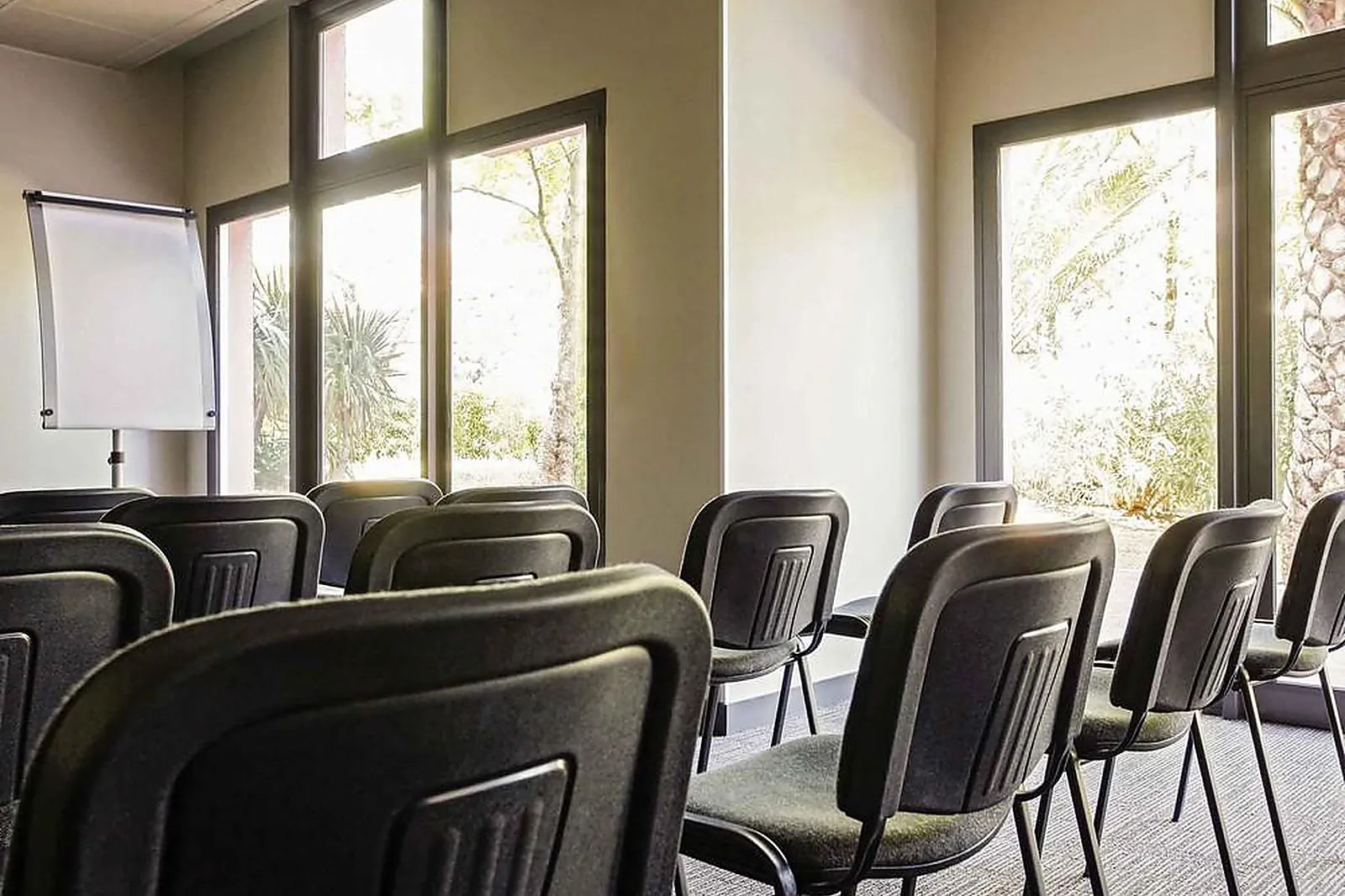 Lieux événementiels, IBIS HYÈRES CENTRE