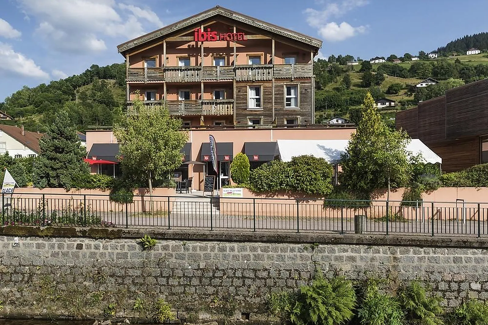 Lieux événementiels, IBIS LA BRESSE GÉRARDMER