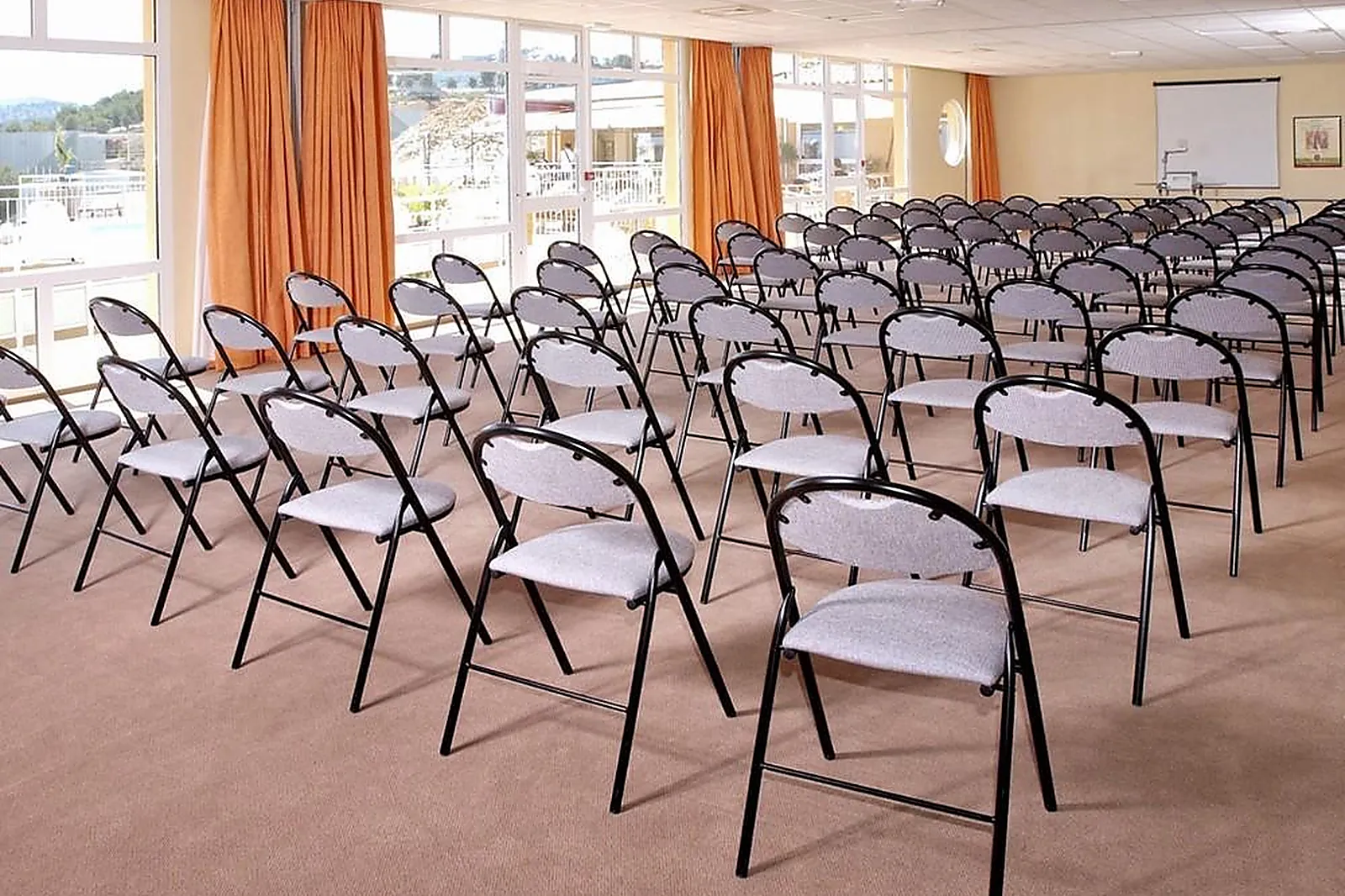 Lieux événementiels, IBIS LA CIOTAT