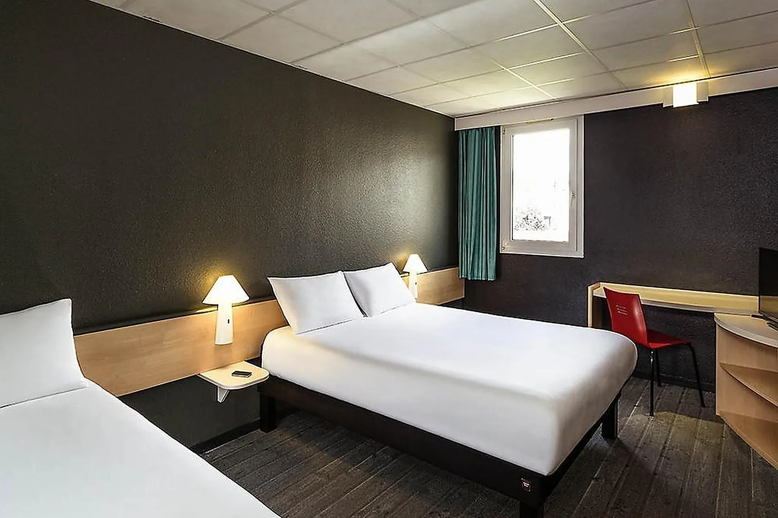 Lieux événementiels, IBIS LANNION CÔTE DE GRANIT ROSE