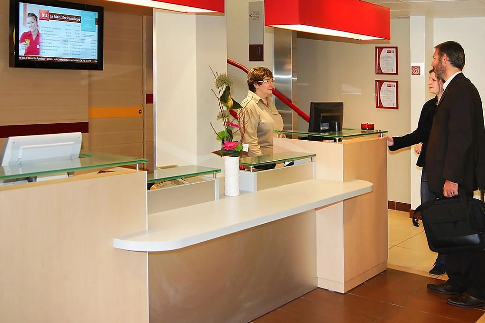 Lieux événementiels, IBIS LE MANS EST PONTLIEUE