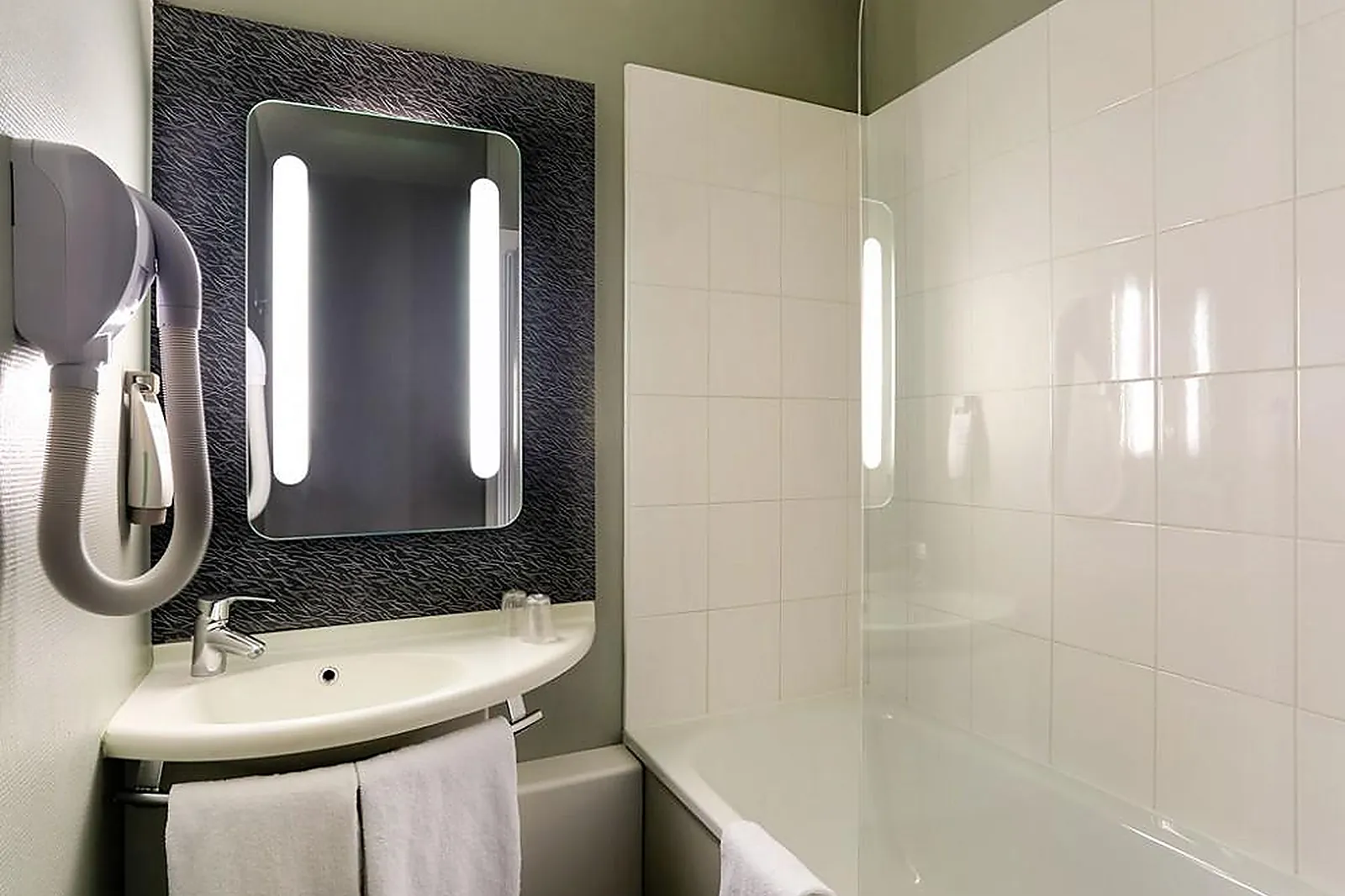 Lieux événementiels, IBIS LE MANS EST PONTLIEUE