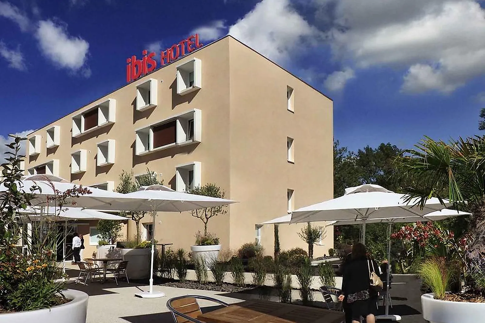 Lieux événementiels, IBIS LORIOL LE POUZIN