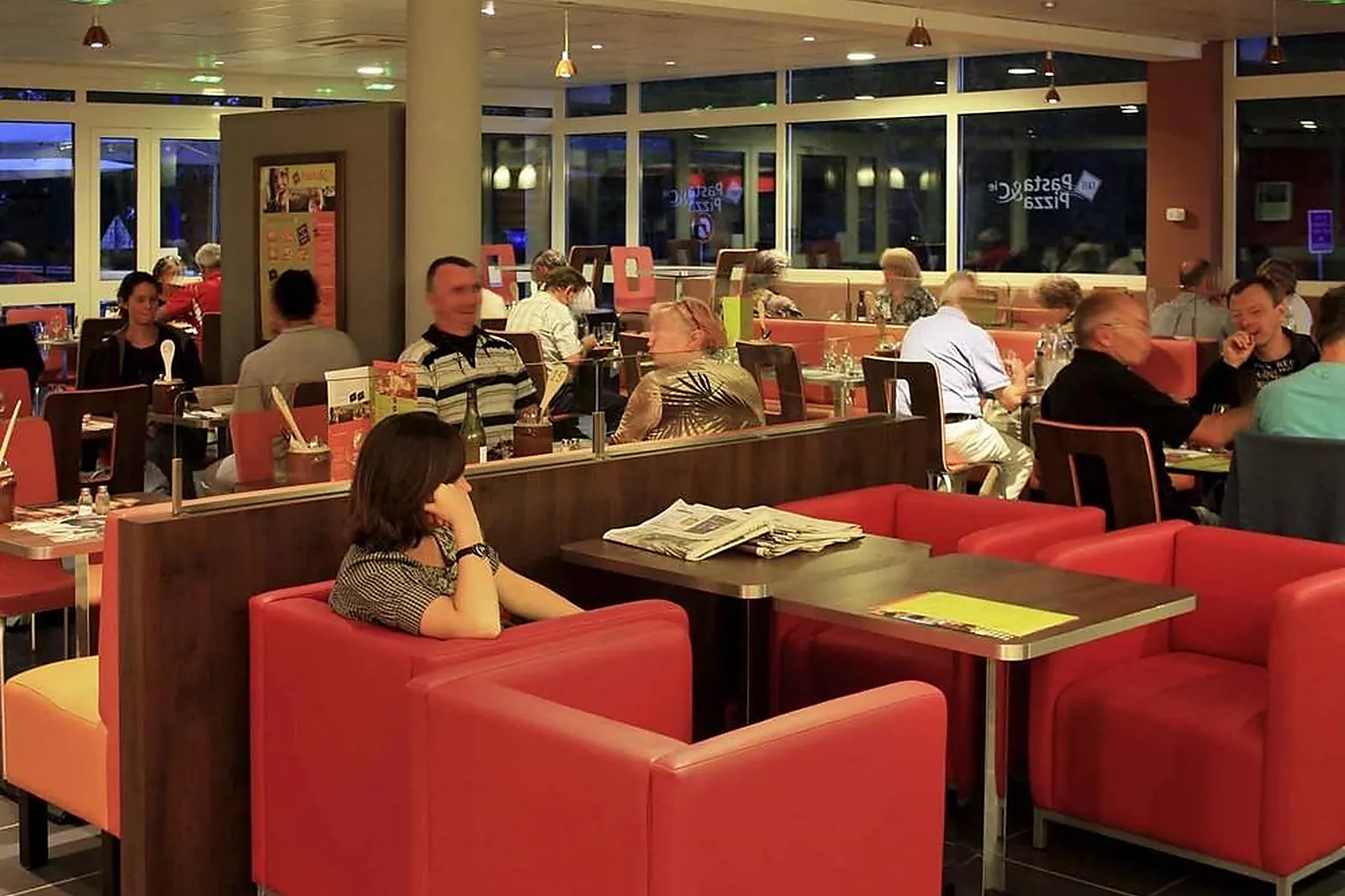 Lieux événementiels, IBIS LORIOL LE POUZIN