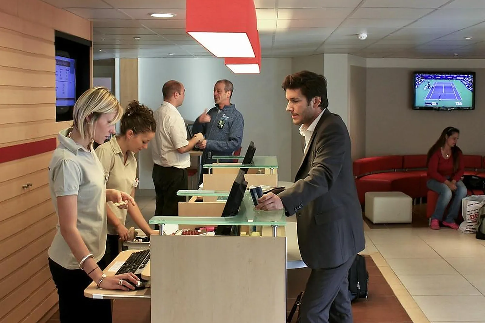 Lieux événementiels, IBIS LORIOL LE POUZIN