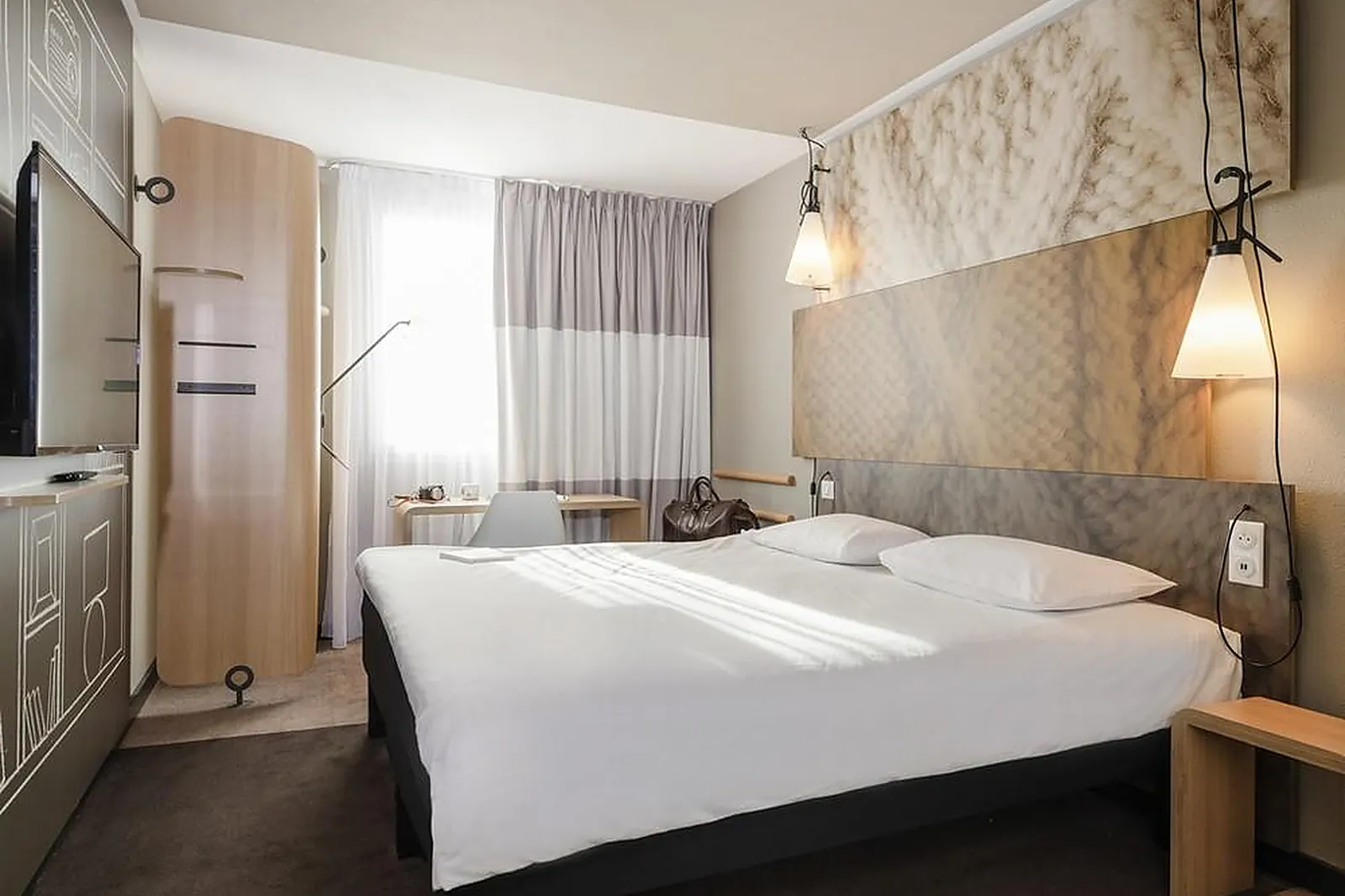 Lieux événementiels, IBIS LYON CALUIRE CITÉ INTERNATIONALE