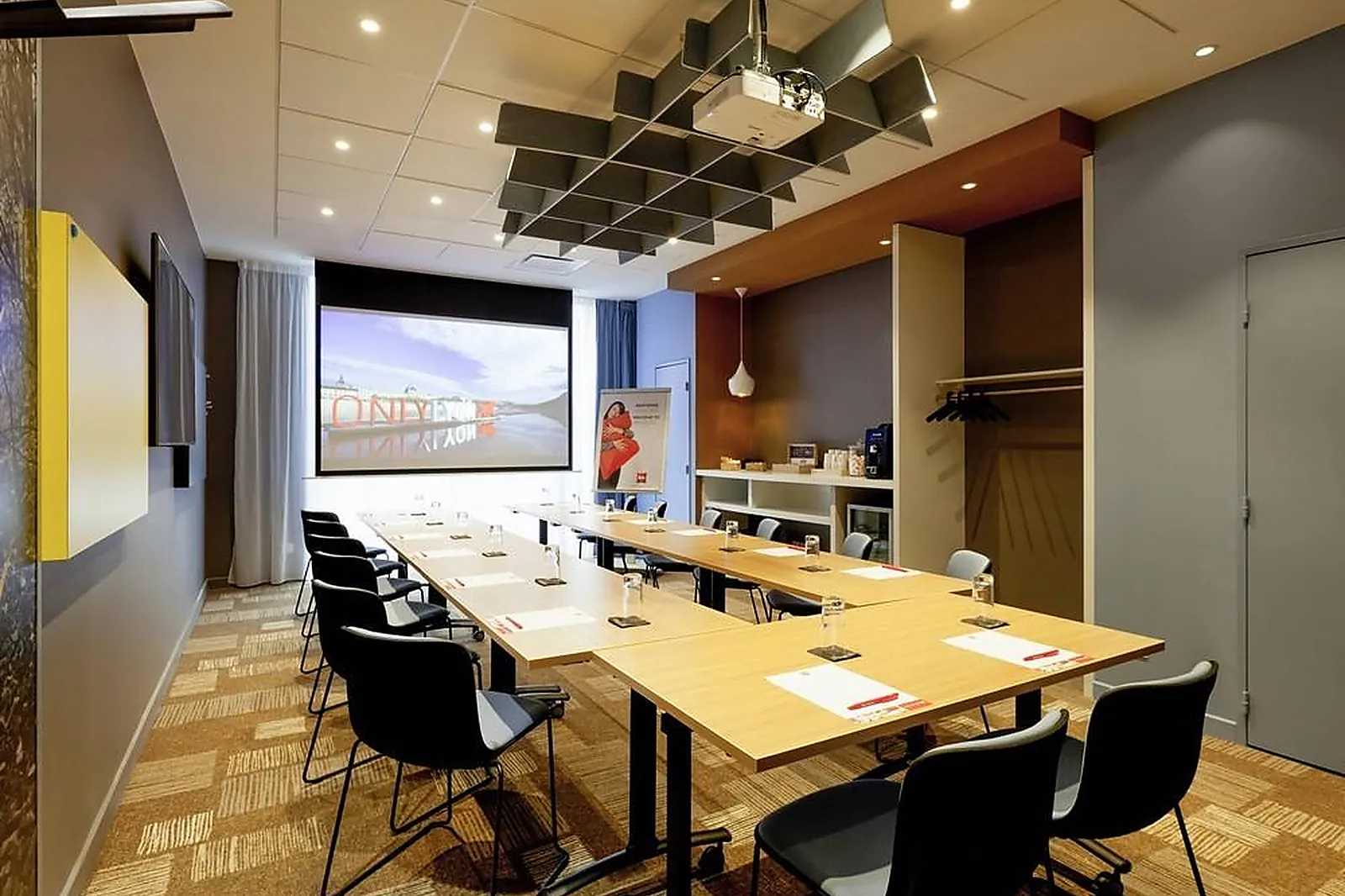 Lieux événementiels, IBIS LYON CARRÉ DE SOIE