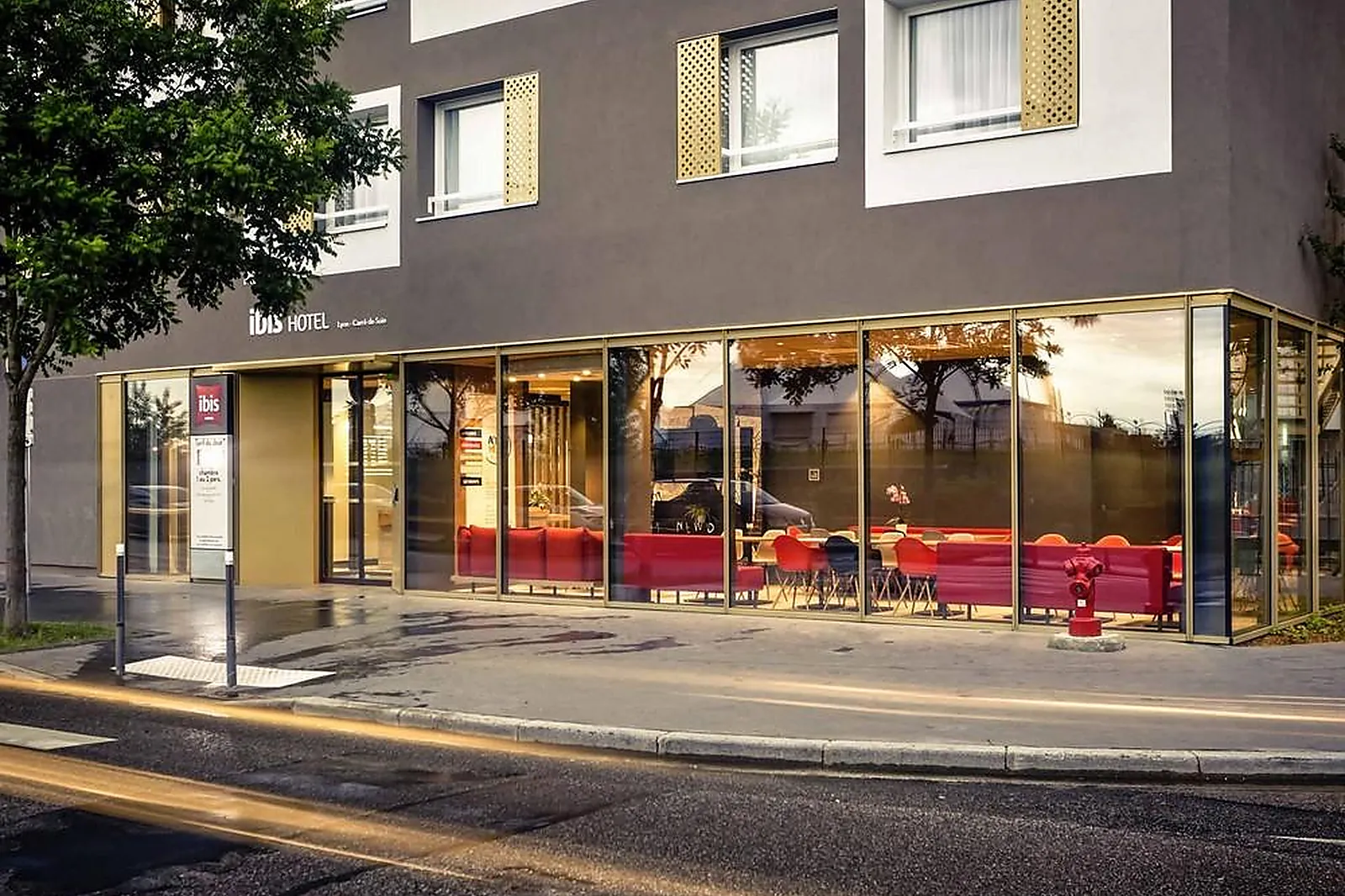Lieux événementiels, IBIS LYON CARRÉ DE SOIE