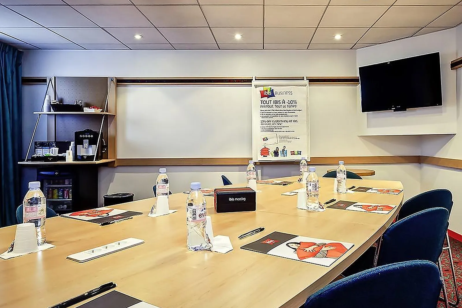 Lieux événementiels, IBIS LYON EST BRON