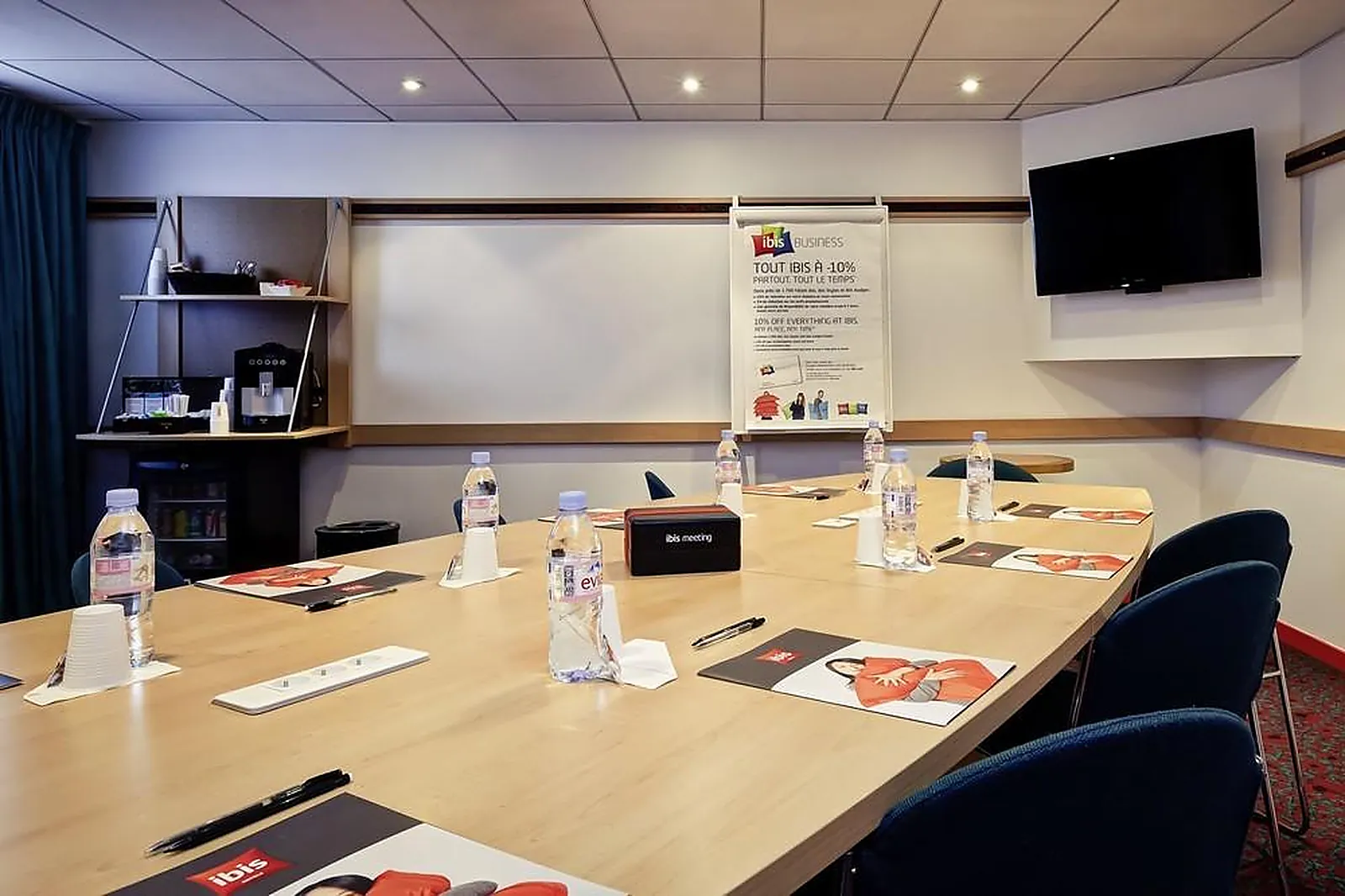 Lieux événementiels, IBIS LYON EST BRON