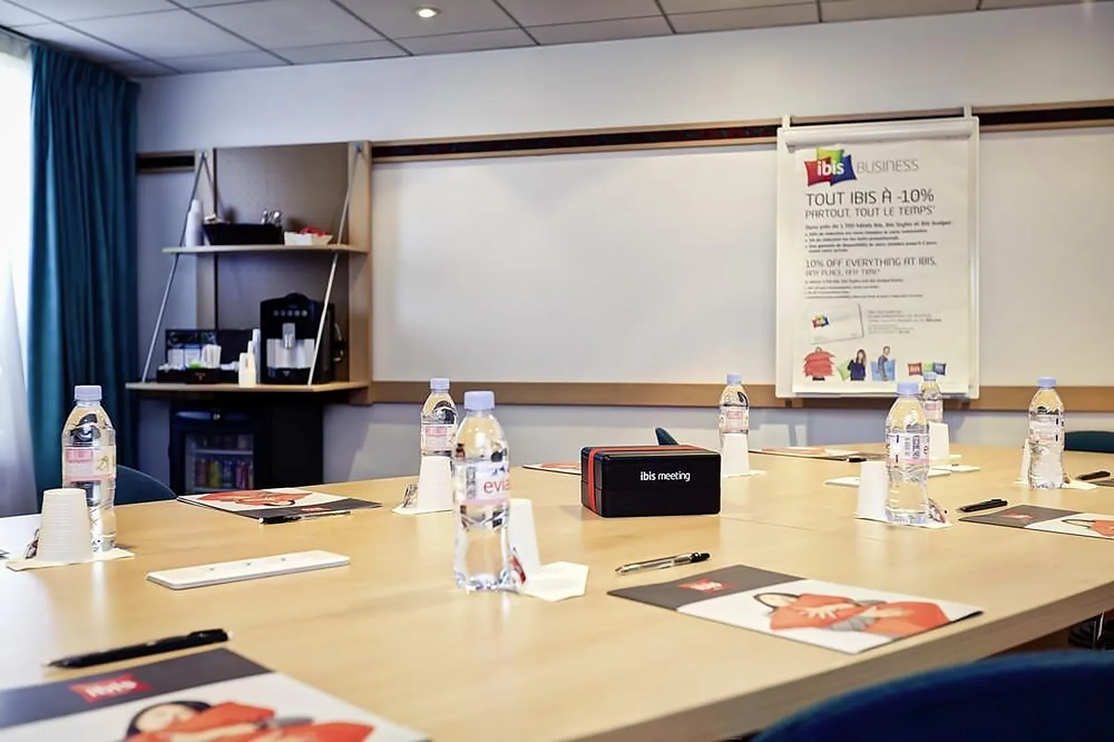 Lieux événementiels, IBIS LYON EST BRON