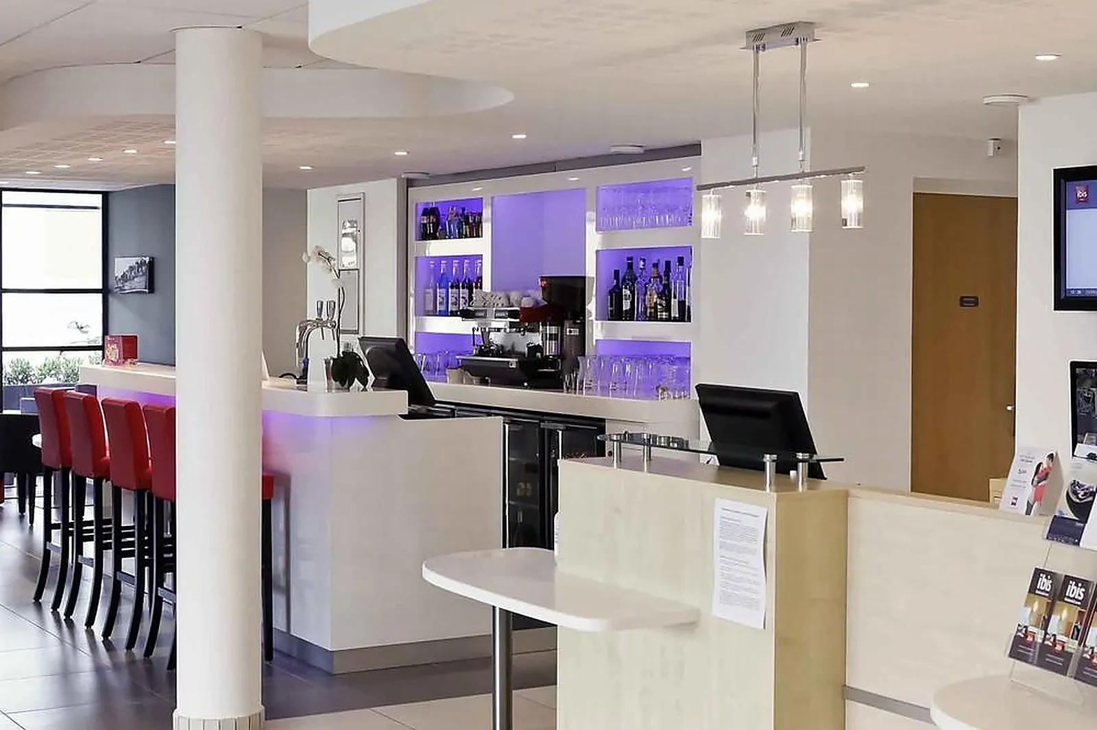 Lieux événementiels, IBIS LYON EST CHAPONNAY