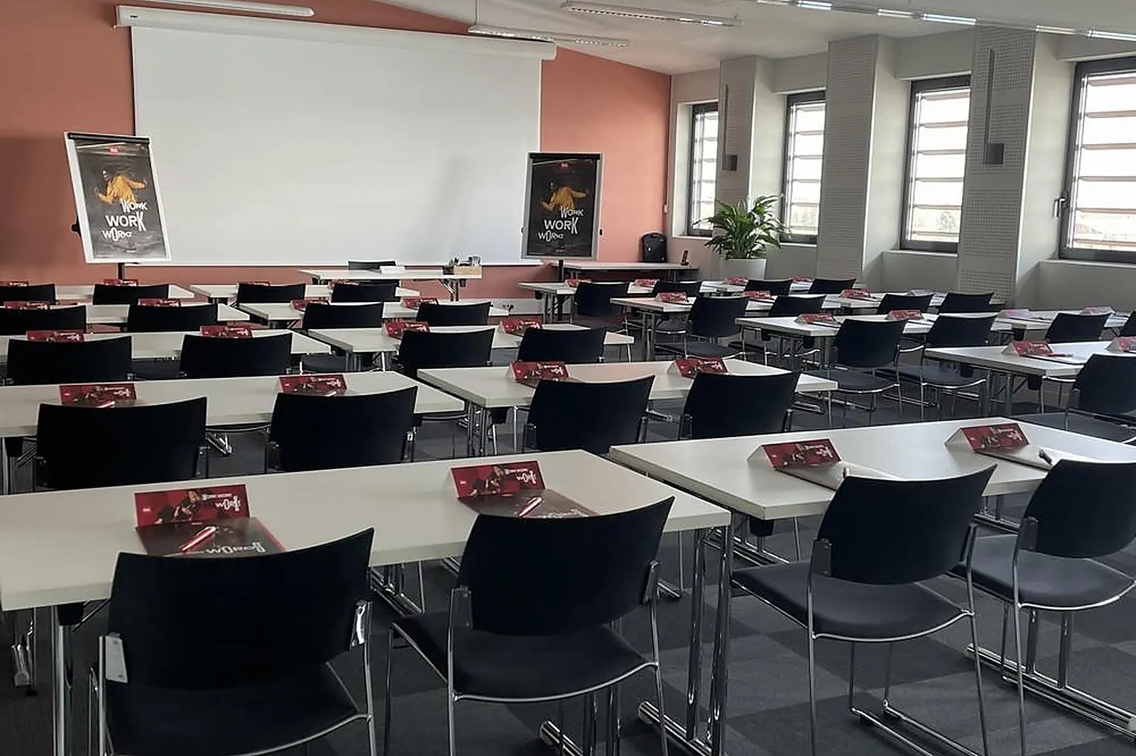 Lieux événementiels, IBIS LYON SUD OULLINS