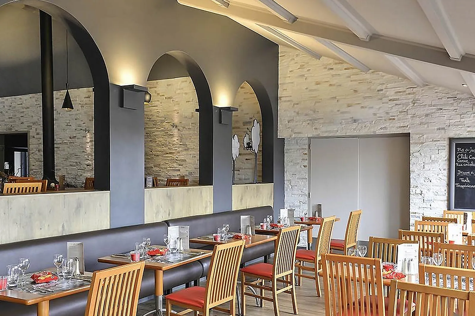 Lieux événementiels, IBIS MÂCON SUD CRÊCHES