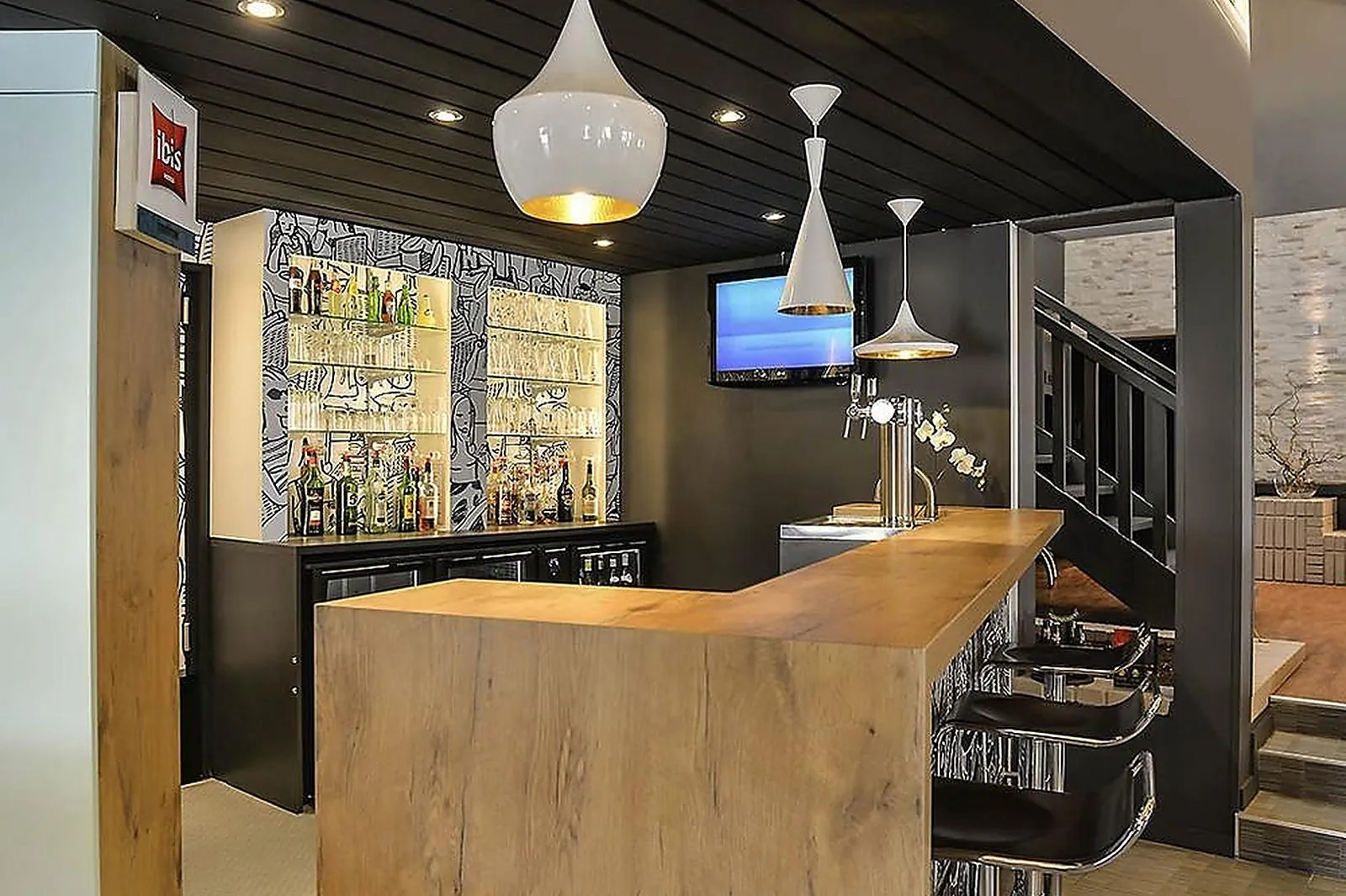 Lieux événementiels, IBIS MÂCON SUD CRÊCHES