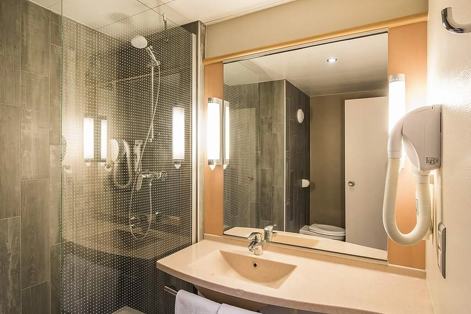 Lieux événementiels, IBIS METZ WOIPPY