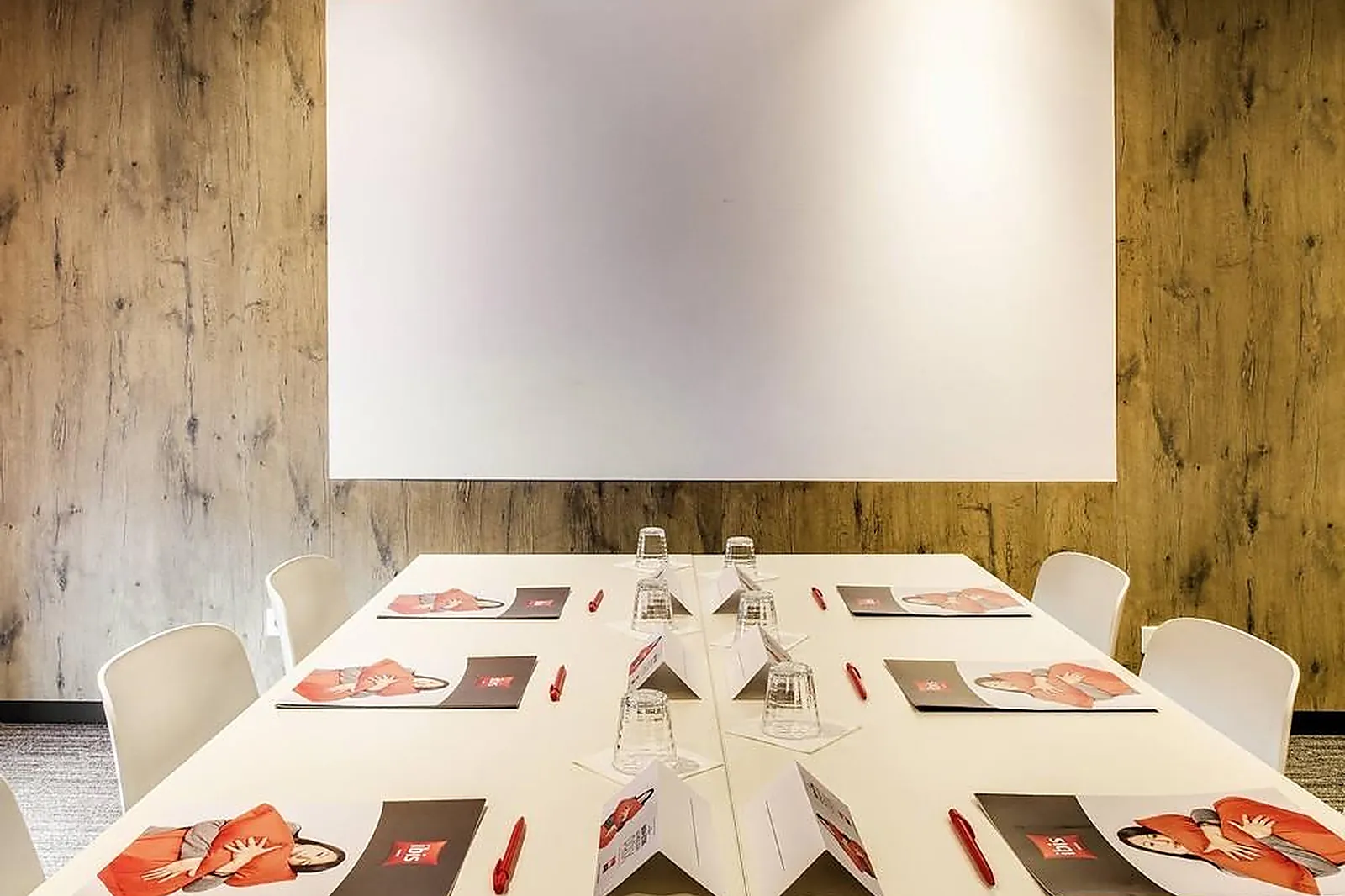 Lieux événementiels, IBIS MONTCEAU-LES-MINES