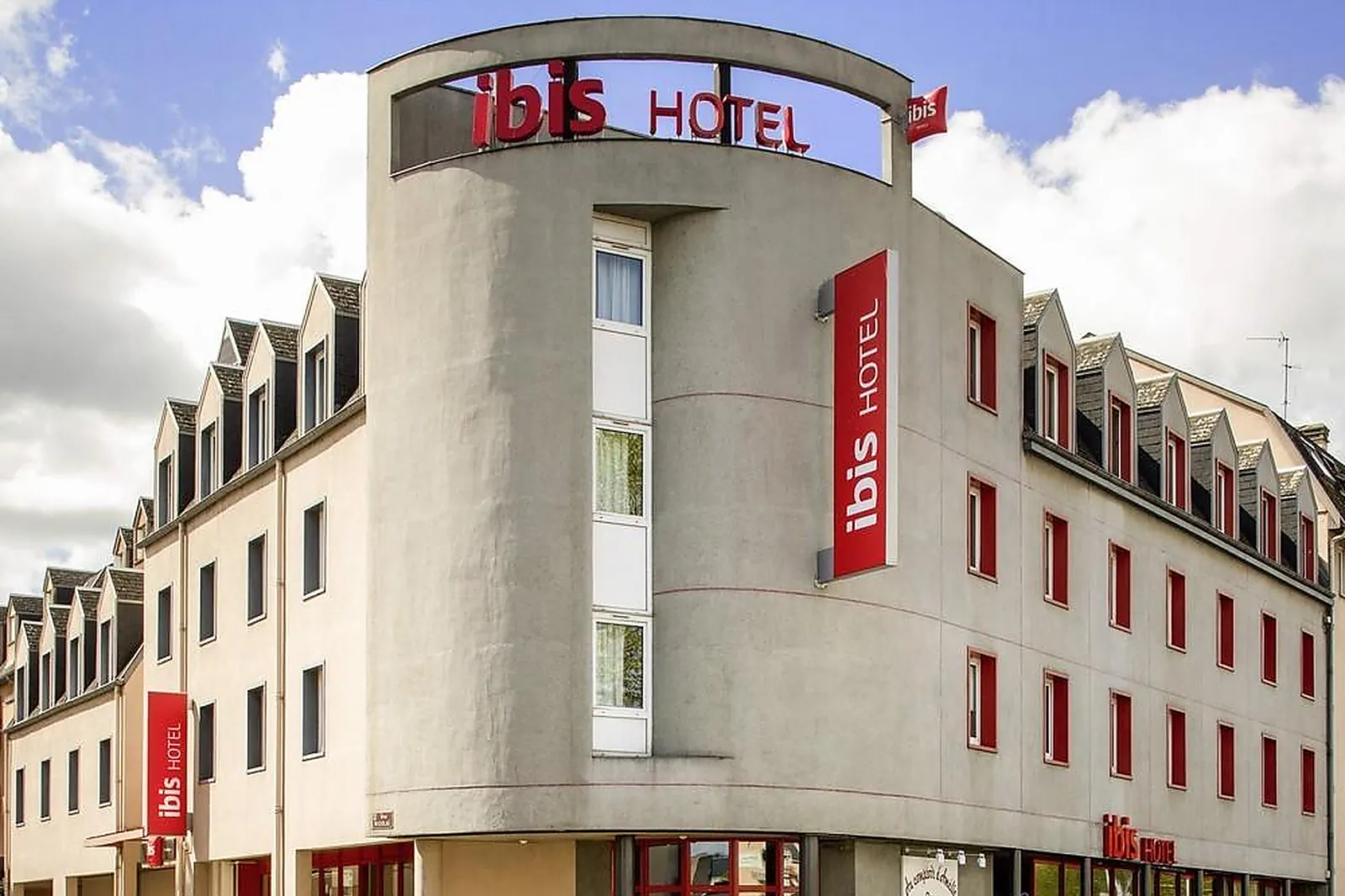 Lieux événementiels, IBIS MONTLUÇON