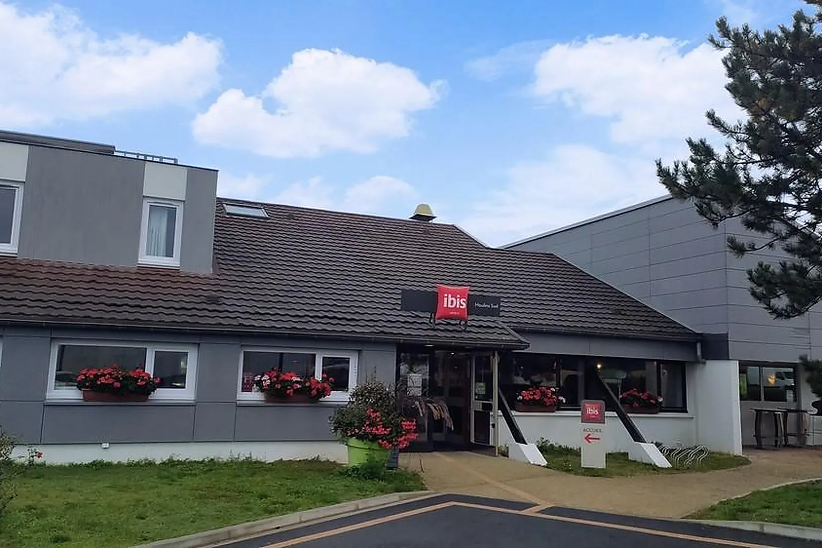 Lieux événementiels, IBIS MOULINS SUD