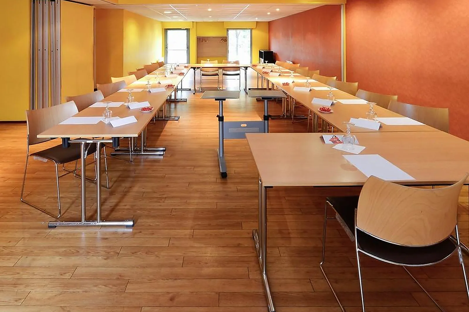 Lieux événementiels, IBIS NANTERRE LA DÉFENSE