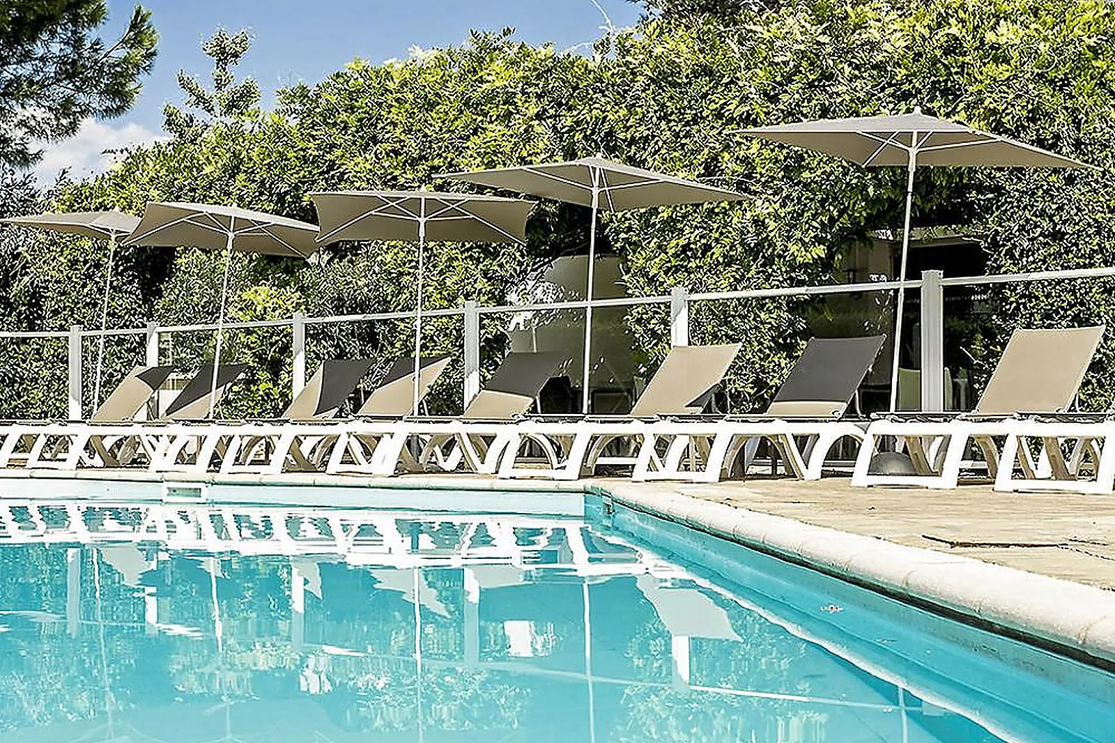 Lieux événementiels, IBIS NIMES OUEST