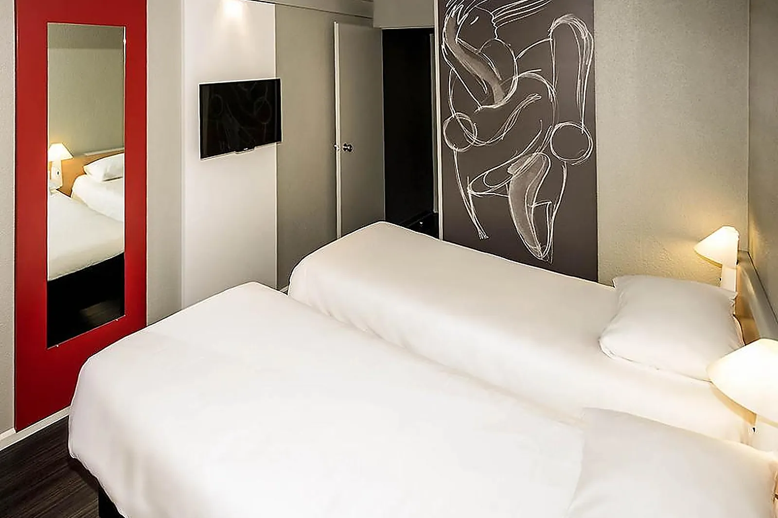 Lieux événementiels, IBIS NIMES OUEST