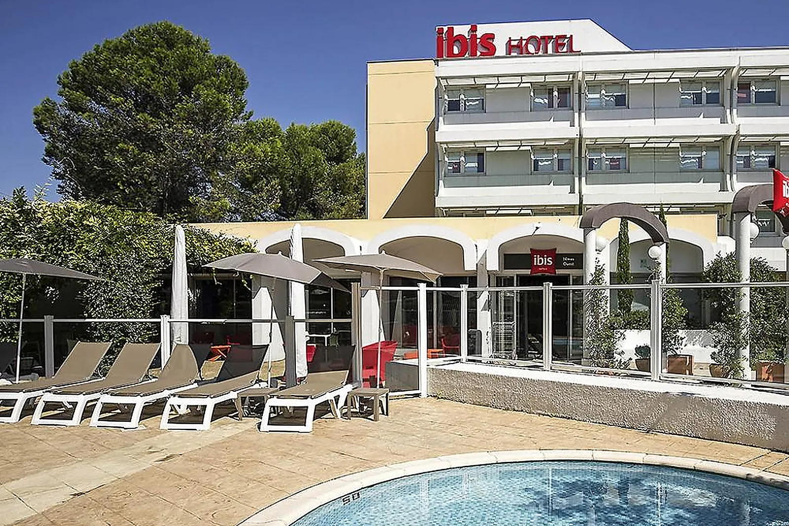 Lieux événementiels, IBIS NIMES OUEST