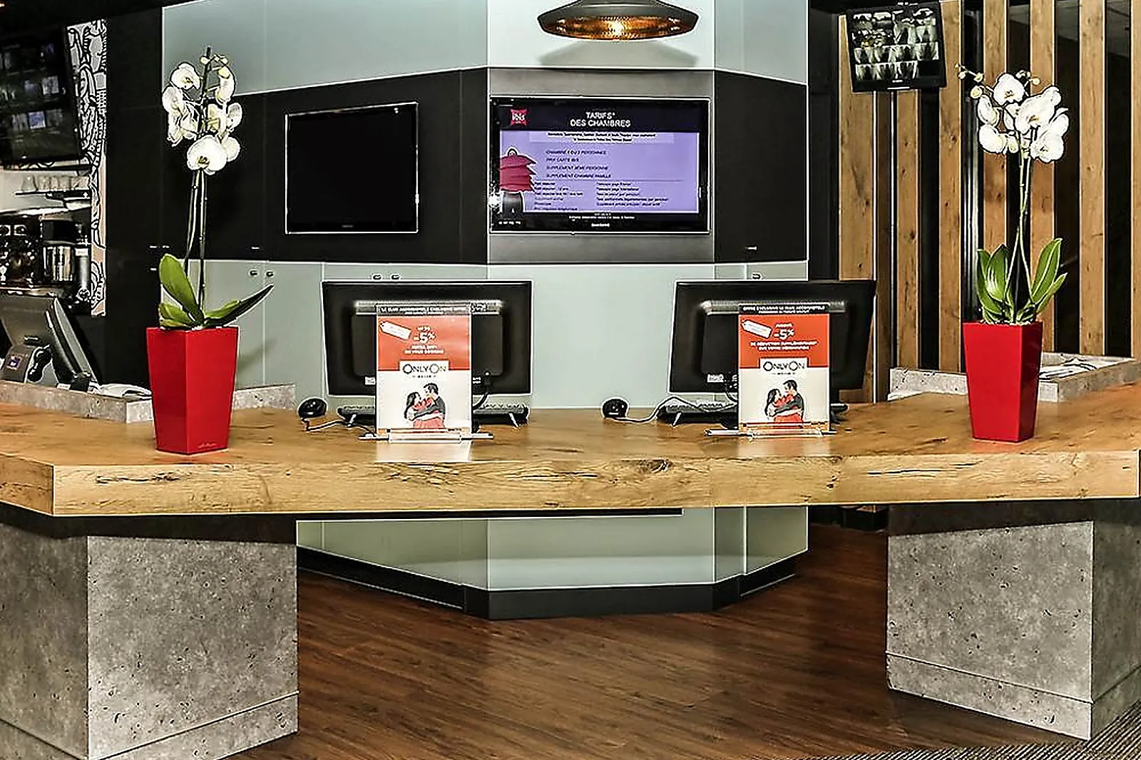 Lieux événementiels, IBIS NIMES OUEST