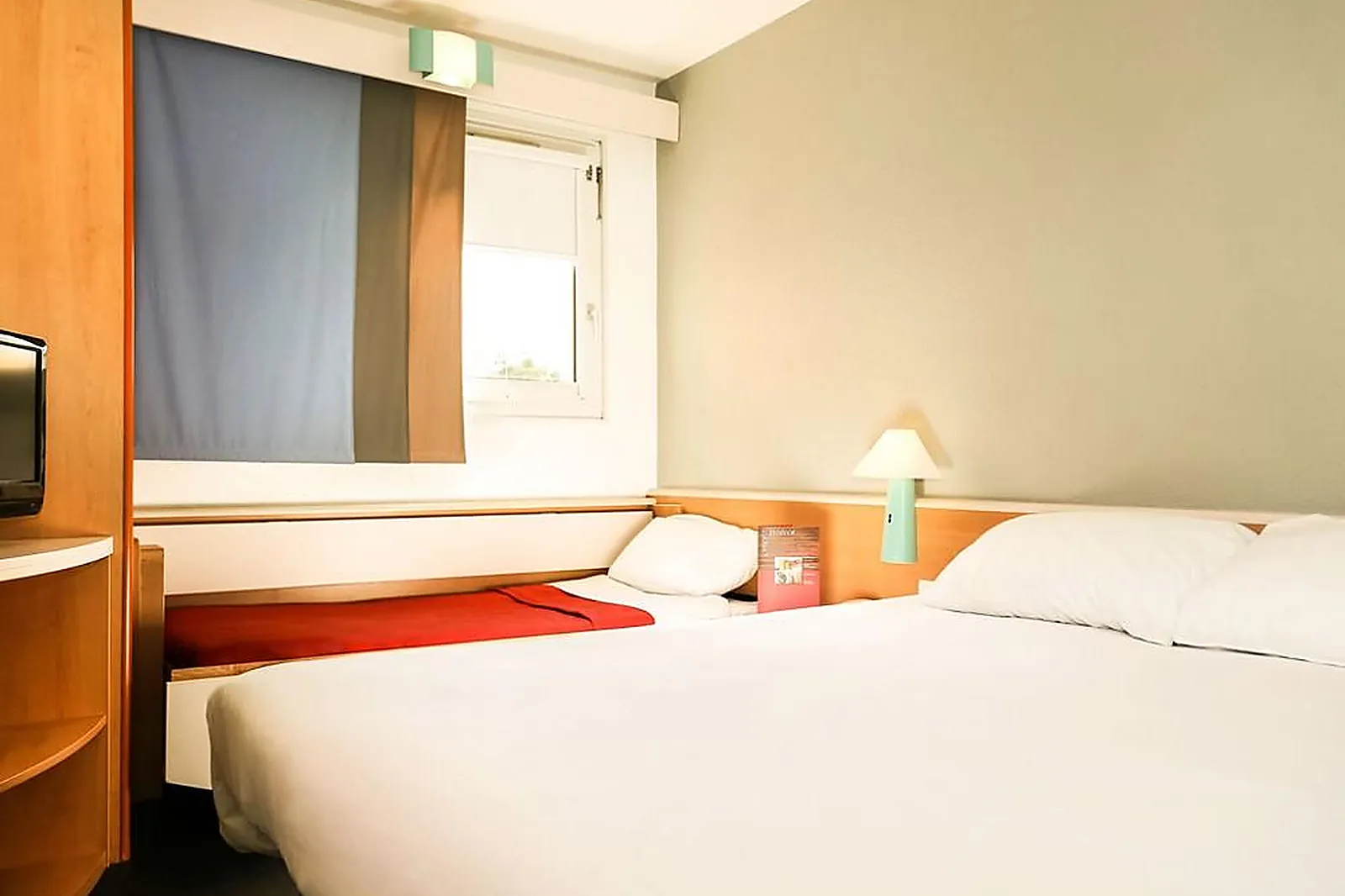 Lieux événementiels, IBIS ORANGE CENTRE ECHANGEUR A7 A9