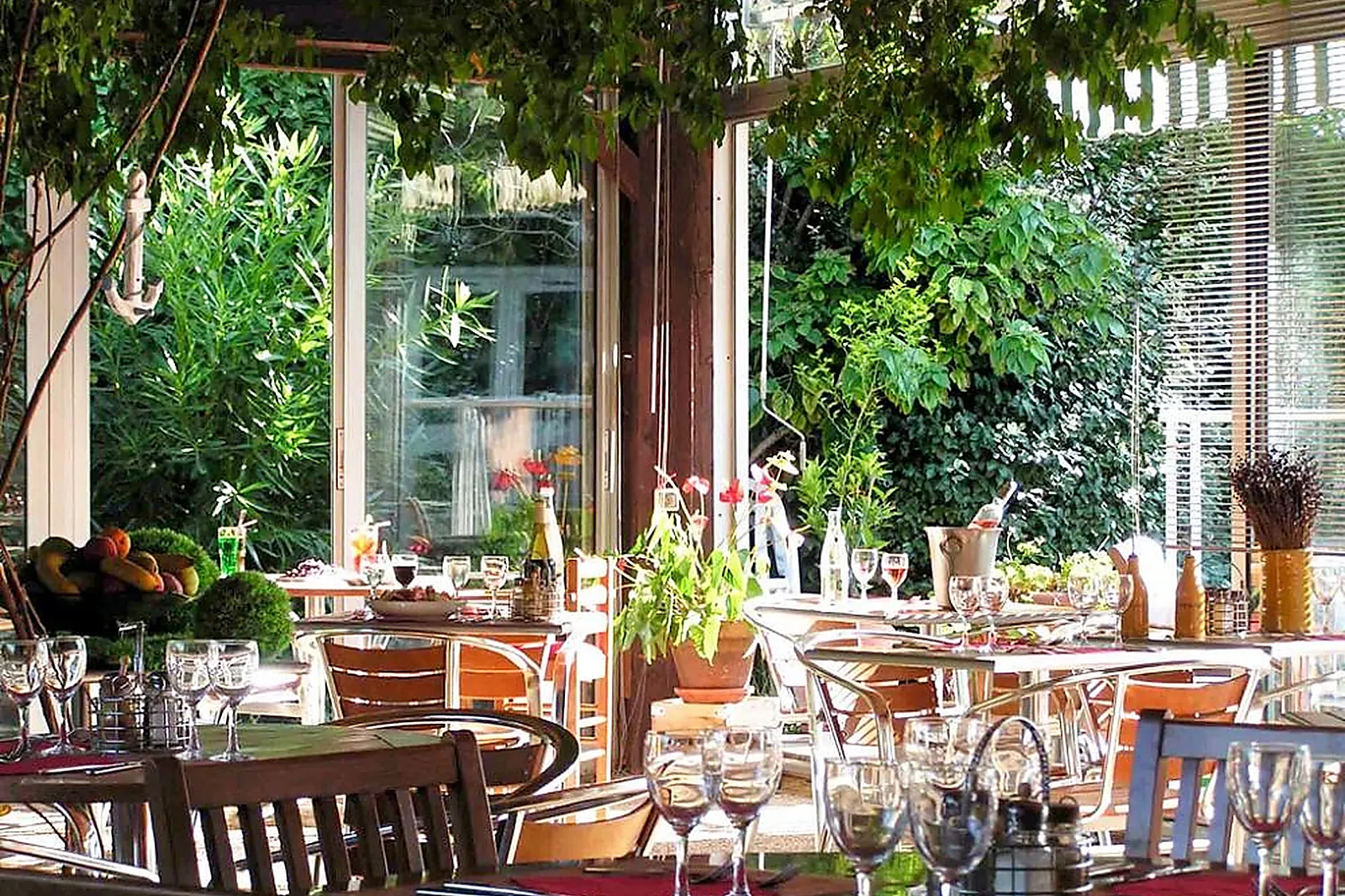 Lieux événementiels, IBIS ORANGE CENTRE ECHANGEUR A7 A9