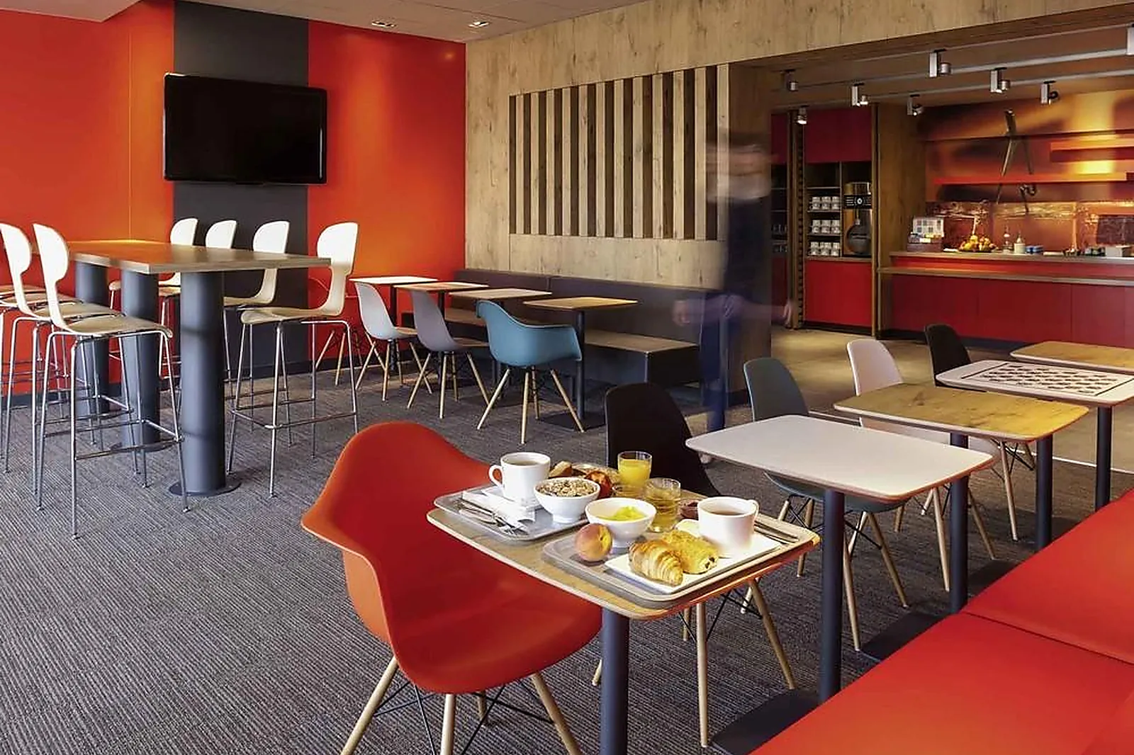 Lieux événementiels, IBIS PAU LESCAR