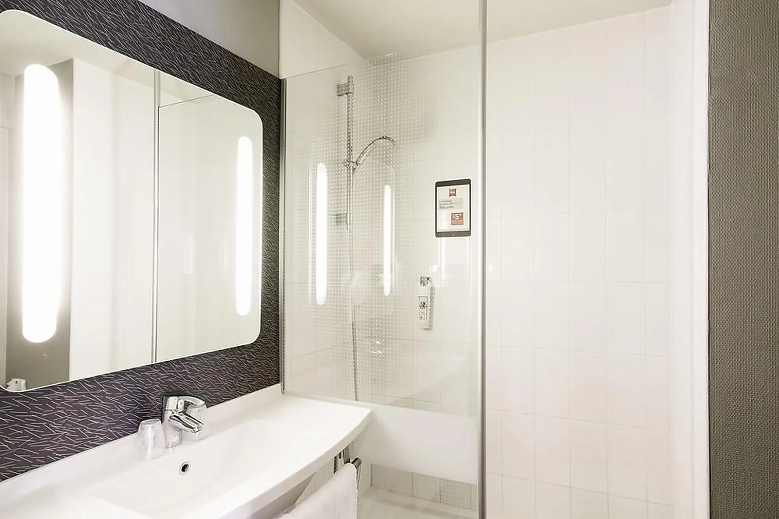 Lieux événementiels, IBIS PAU LESCAR