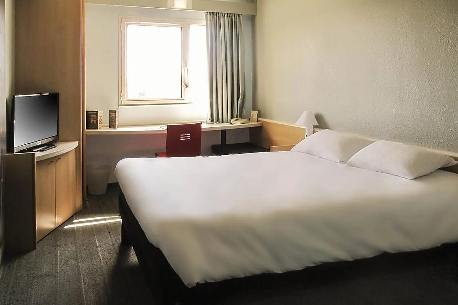 Lieux événementiels, IBIS PONTIVY