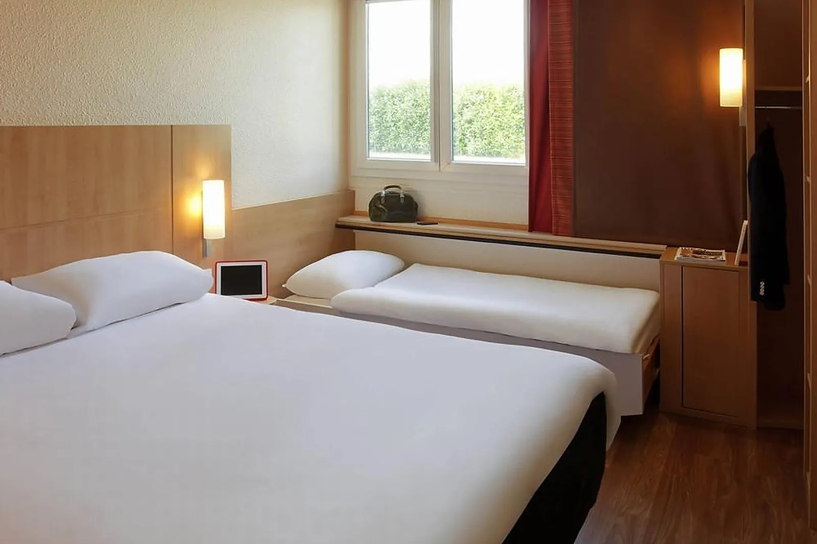 Lieux événementiels, IBIS ROANNE