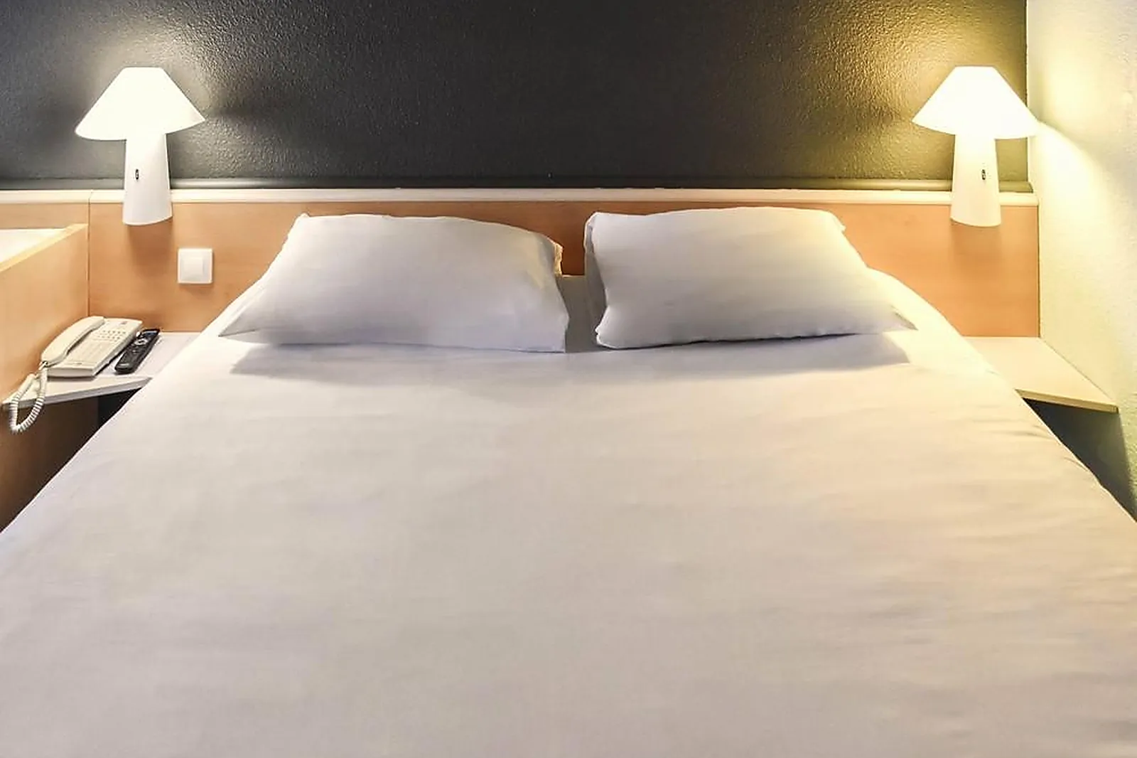 Lieux événementiels, IBIS ROCHEFORT