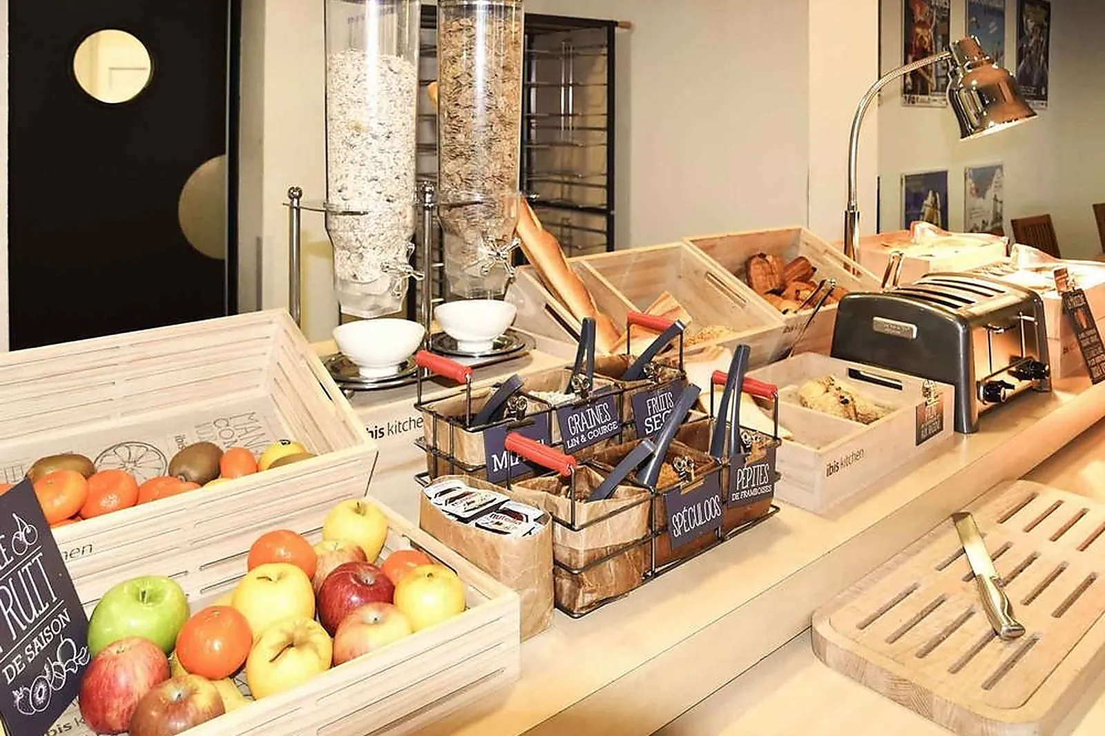 Lieux événementiels, IBIS ROCHEFORT