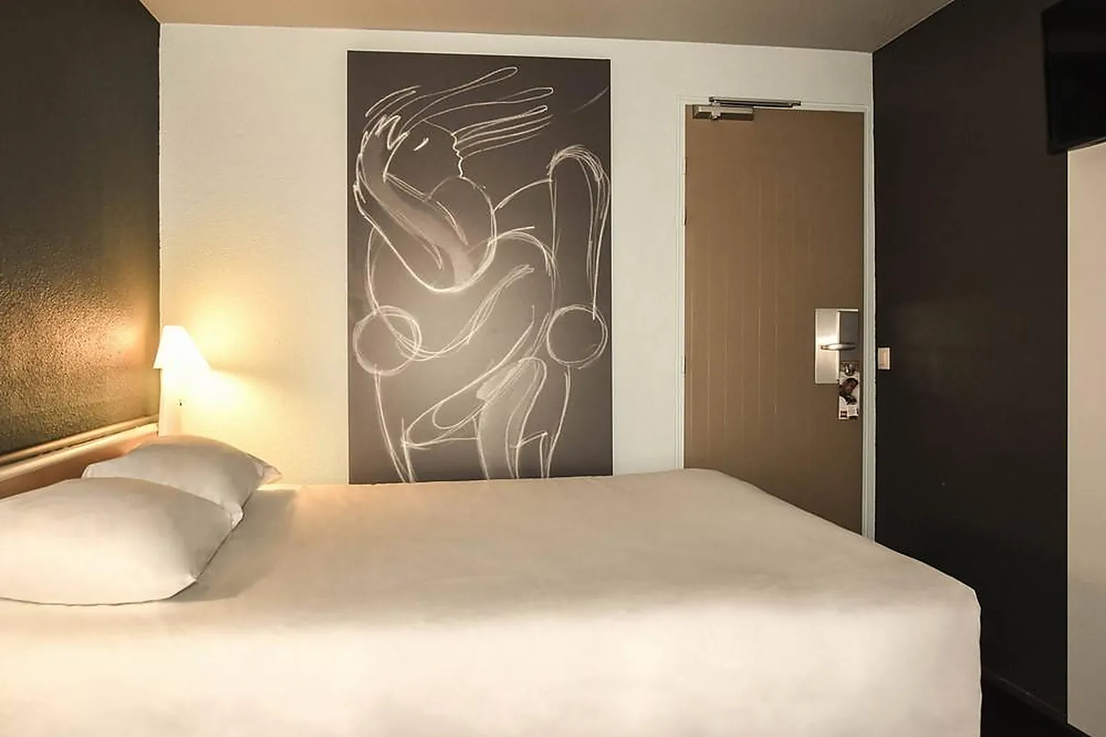 Lieux événementiels, IBIS ROCHEFORT