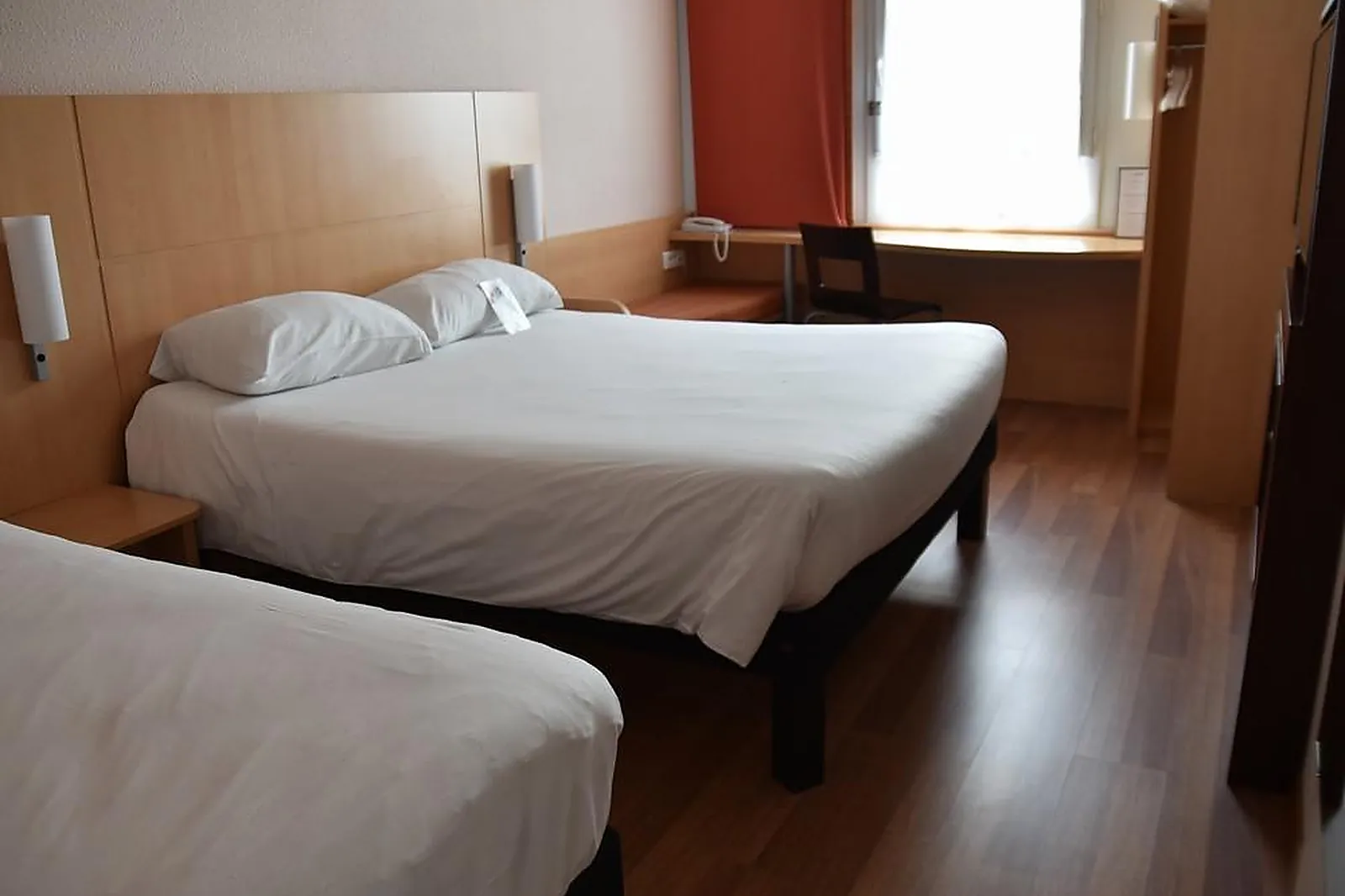 Lieux événementiels, IBIS ROCHEFORT